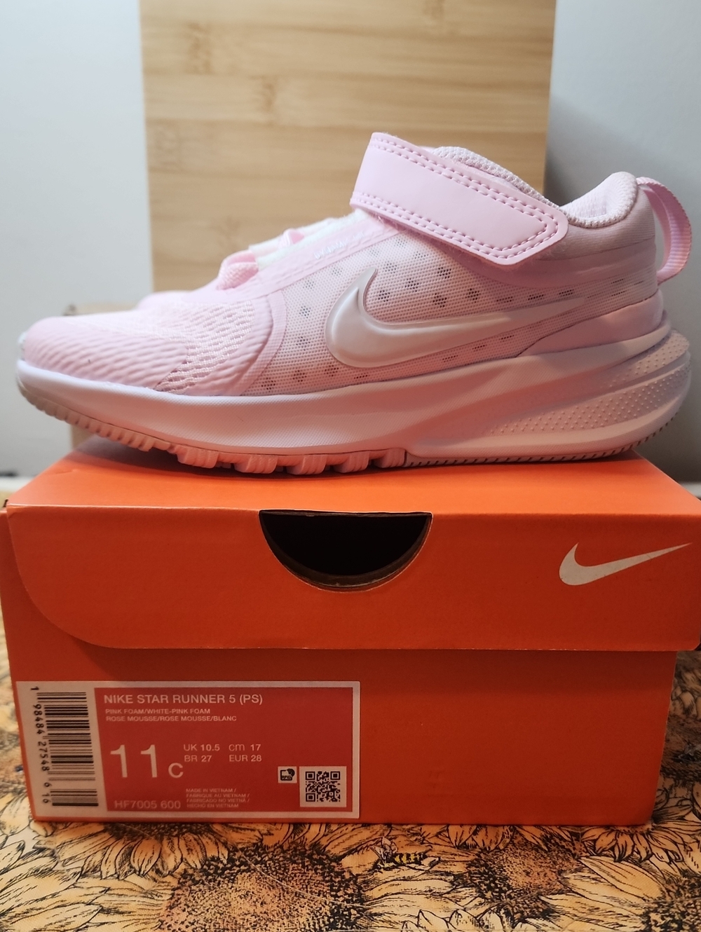Nike Kids Pink Hook-and-Loop Athletic Sneaker
